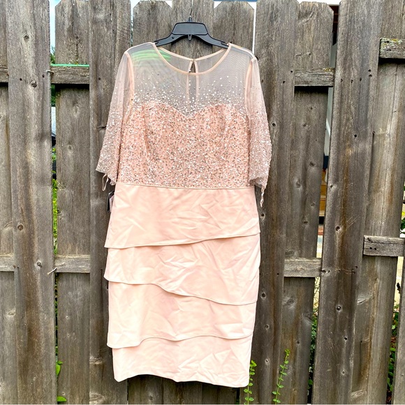 Adrianna Papell Women's Short Dress with Beaded Bodice and Layered - Picture 2 of 16